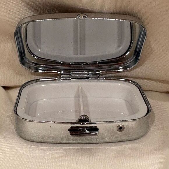 Stained Glass Cat Travel Pill Box 2 Compartment Medicine Pill Case NEW - Picture 5 of 5